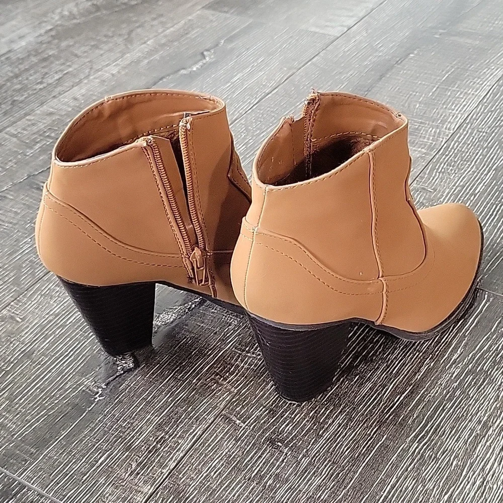 Boots - Picture 2 of 2
